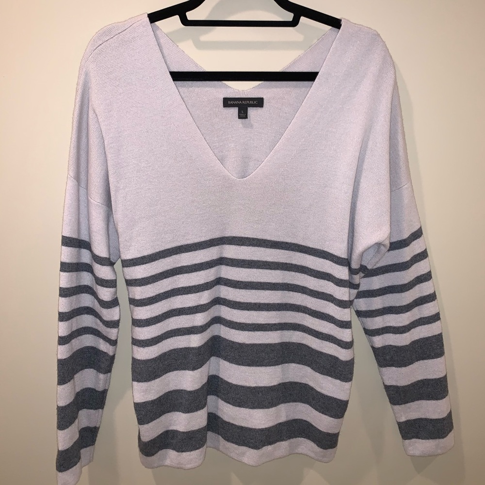 V-neck Banana Republic Top